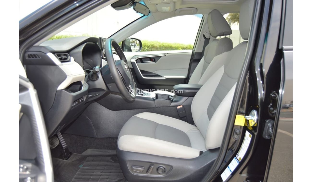 Toyota RAV4 XLE Full option Hybrid