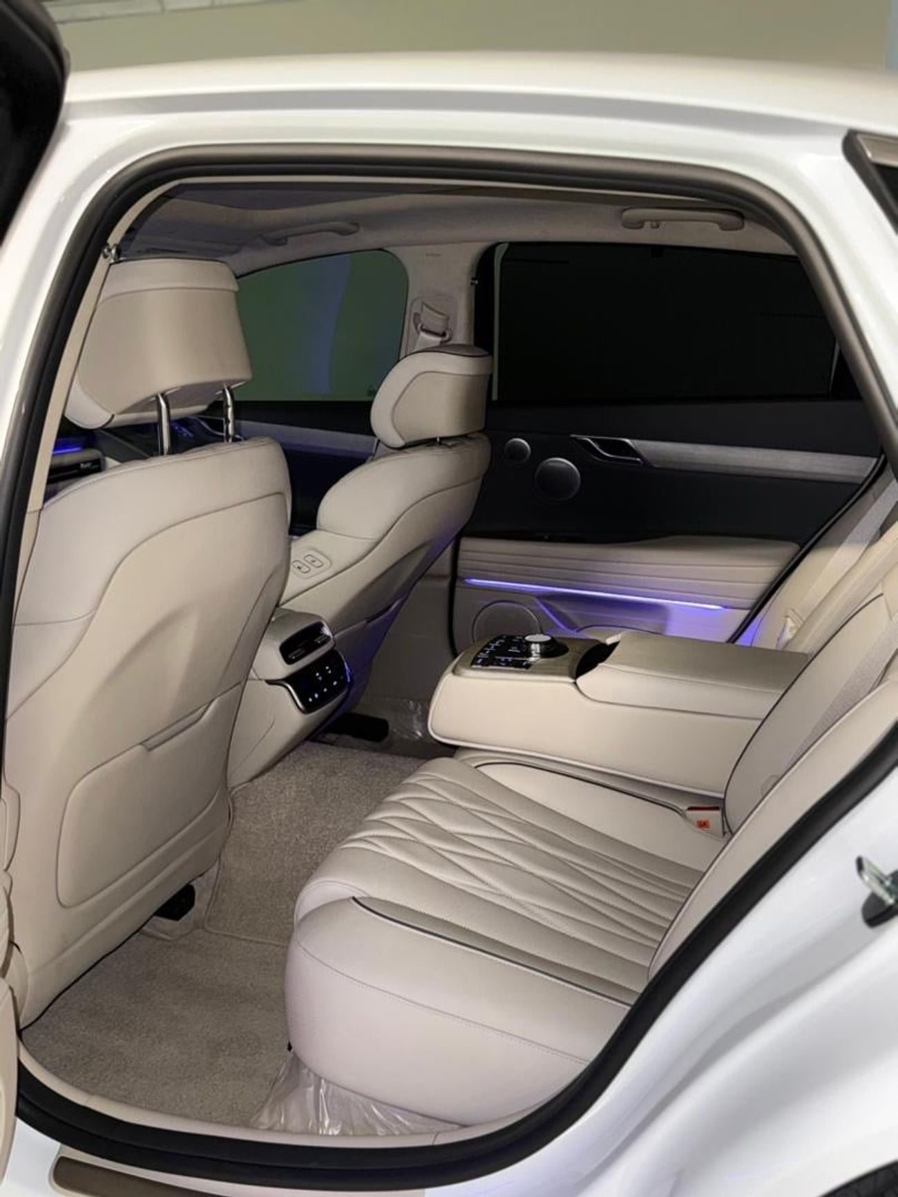 هيونداي جينيسس