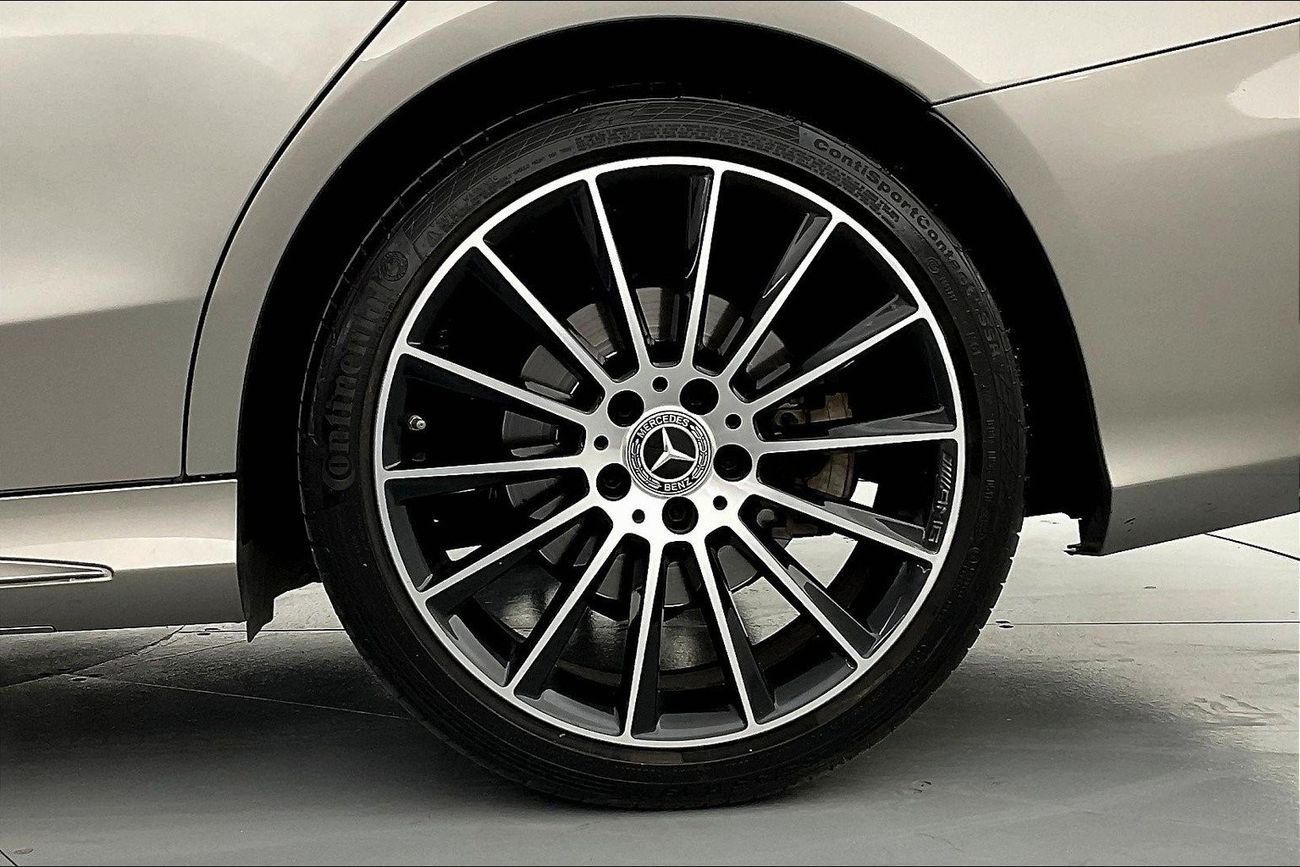 Mercedes-Benz C 200 Premium + (AMG Line)