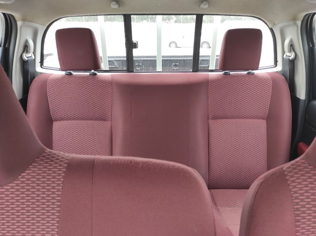 Toyota Hilux DLS 2.7L Toyota Hilux 2021 manual 4×2 petrol