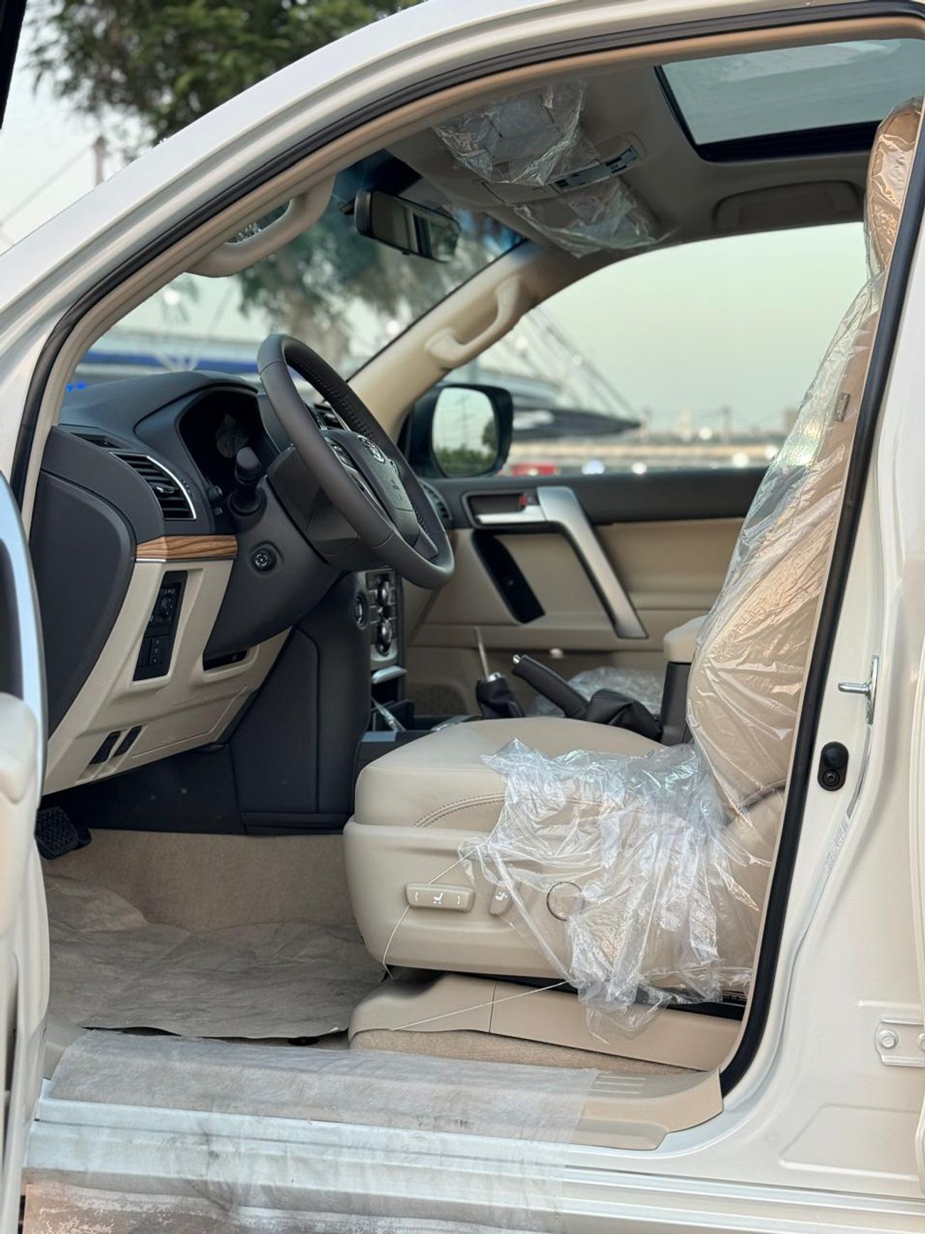 Toyota Prado 4.0 VX V6  Full Option (Ready Stock) GCC