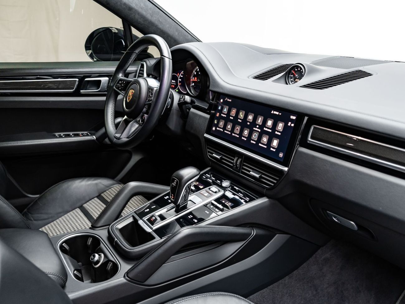 بورش كايان GTS Coupe