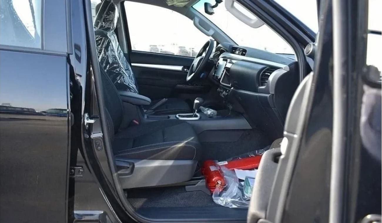 تويوتا هيلوكس SGLX TOYOTA HILUX 4.0L V6 PETROL DC AT 2025