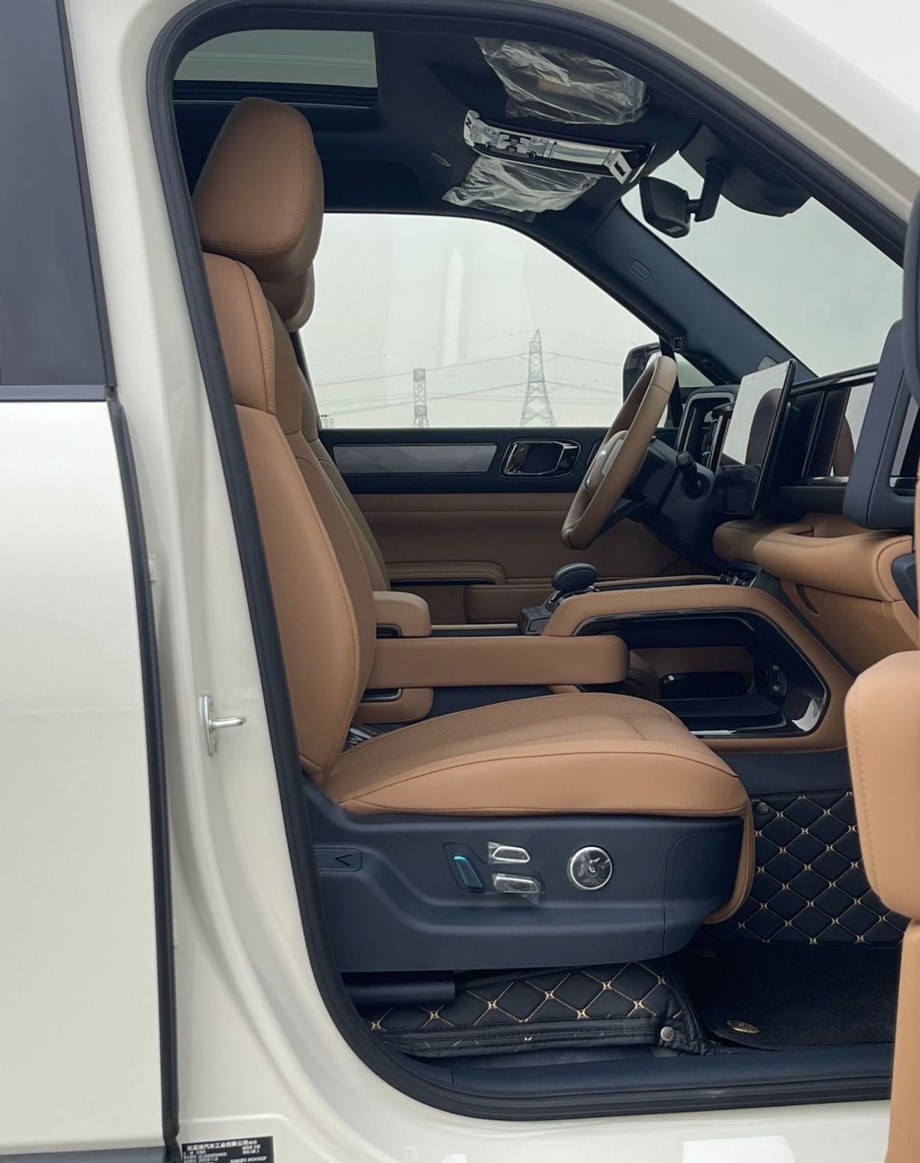 BYD Leopard 5 1.5L-4CYL 680HP. COM RANGE 1,200+ KM . HYBRID