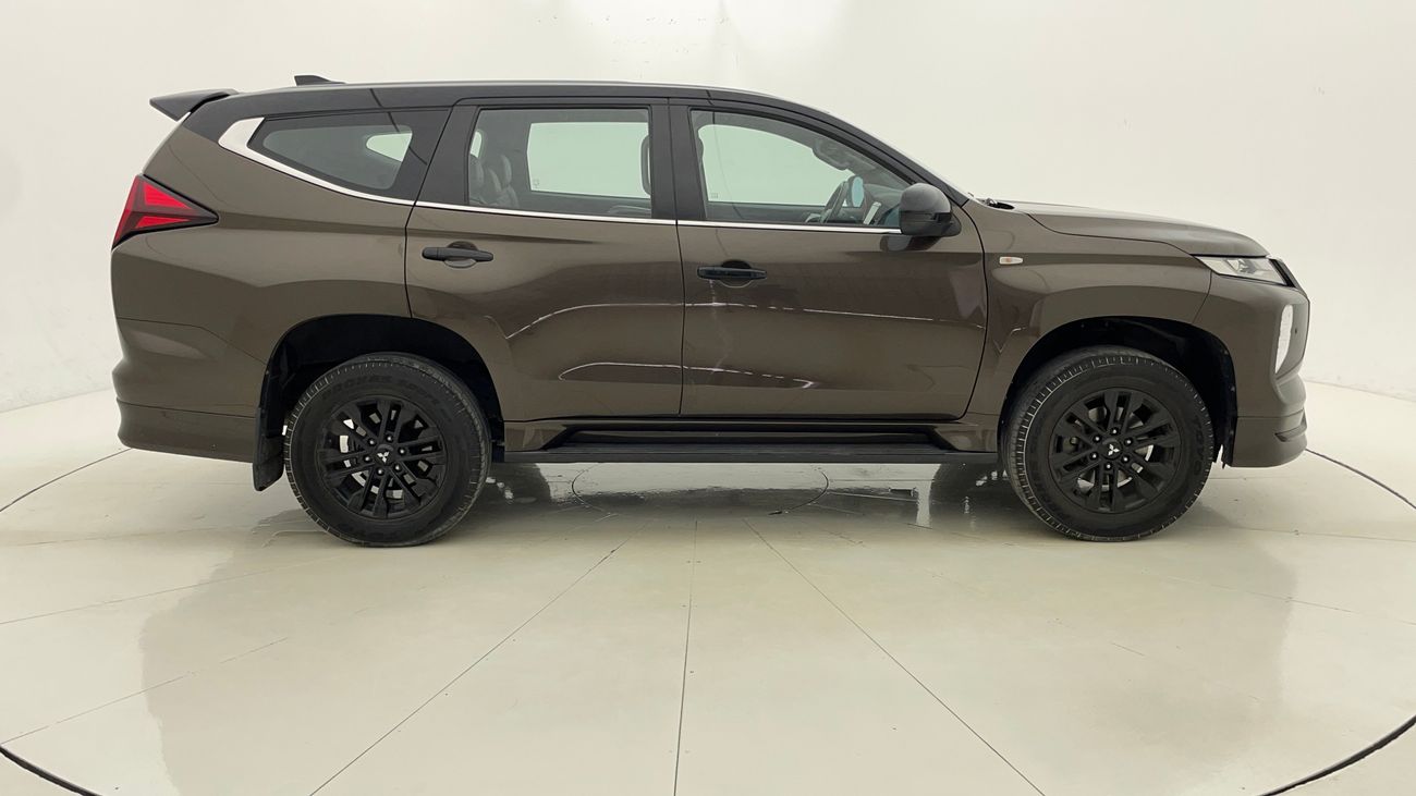 ميتسوبيشي مونتيرو سبورت GLX M/L SIGNATURE EDITION 3 | بدون دفعة مقدمة | اختبار القيادة في المنزل