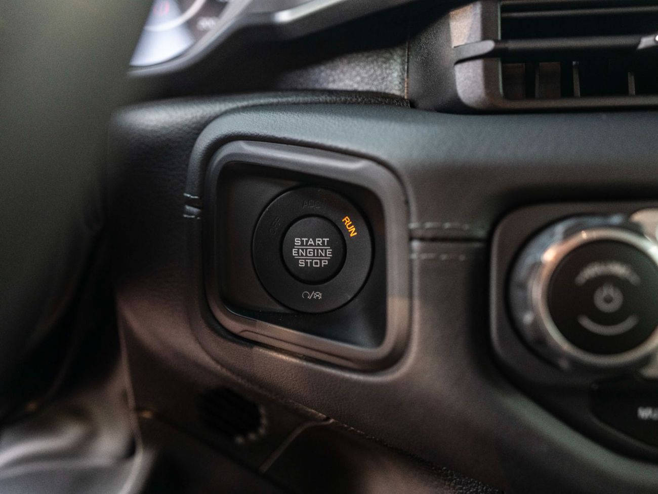 Jeep Wrangler Unlimited Sahara 2.0L A/T