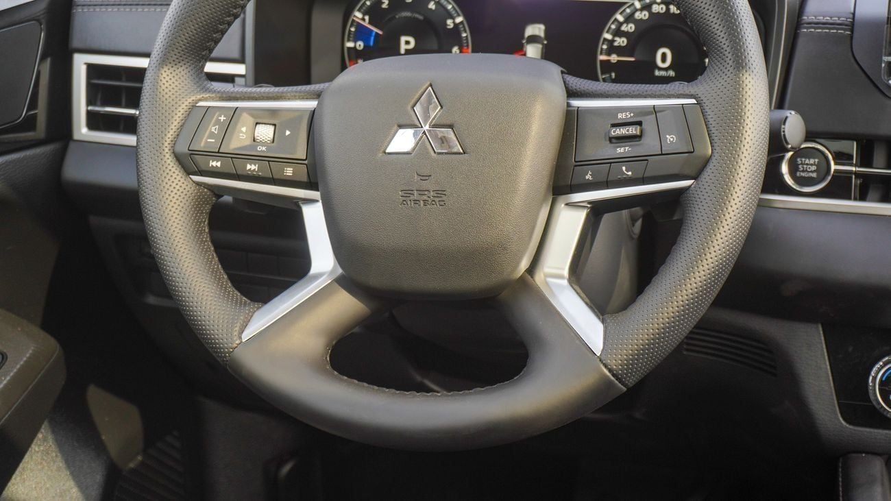 Mitsubishi Outlander Brand New Mitsubishi Outlander HighLine 2025 for Export 2.5L Petrol A/T|White/Black|OUTLANDER-HL-25-