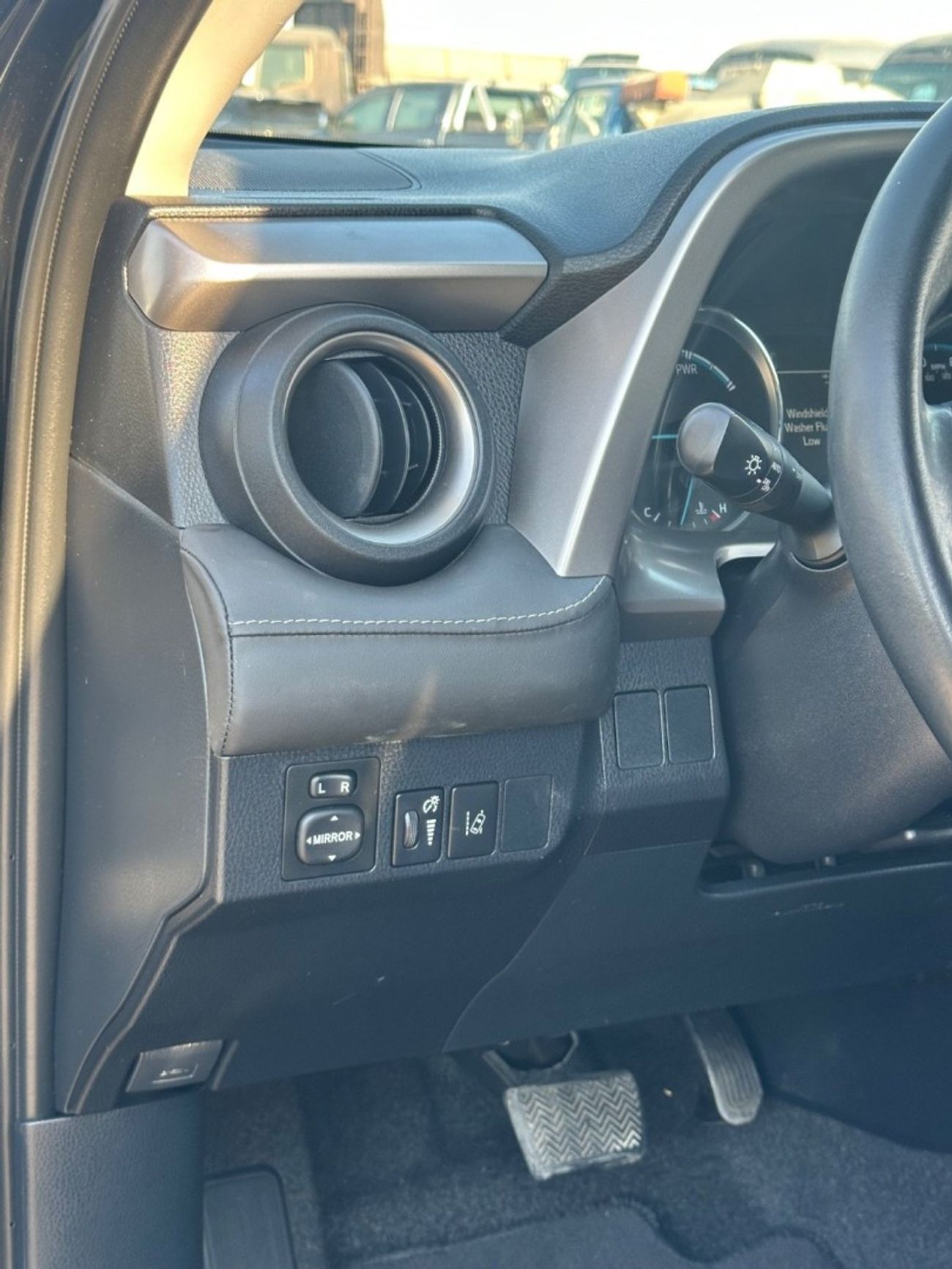 تويوتا راف ٤ Hybrid XLE 2.5L