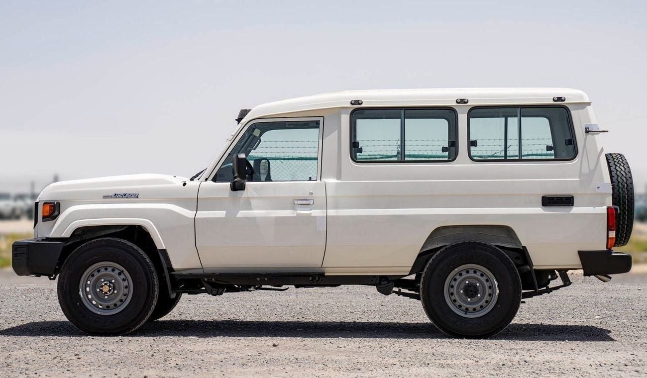 تويوتا لاند كروزر 70 LC 78 HARDTOP 2.8L AT