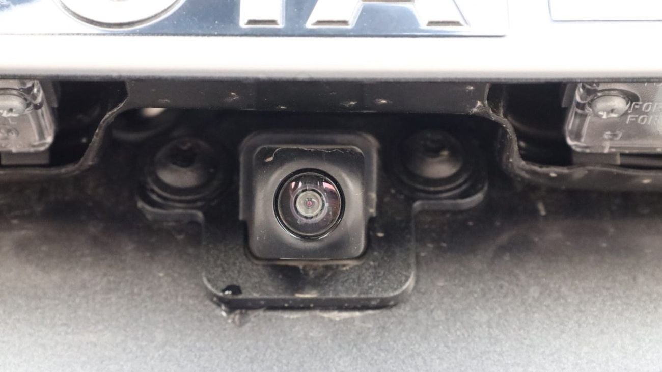 Toyota Land Cruiser 70 S-DLX 2.8L (5 Door)