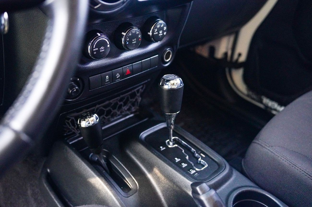 جيب رانجلر Sport S 3.6L A/T