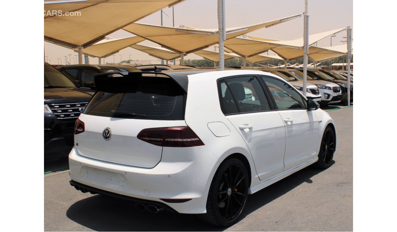 Volkswagen Golf R - ACCIDENTS FREE - FULL OPTION - GCC - CAR IS IN PERFECT CONDITION INSIDE OUT