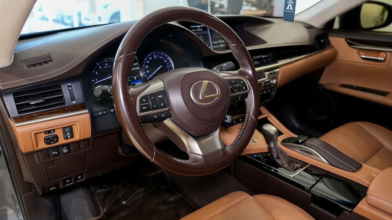 Lexus ES250 Premier 2.5L