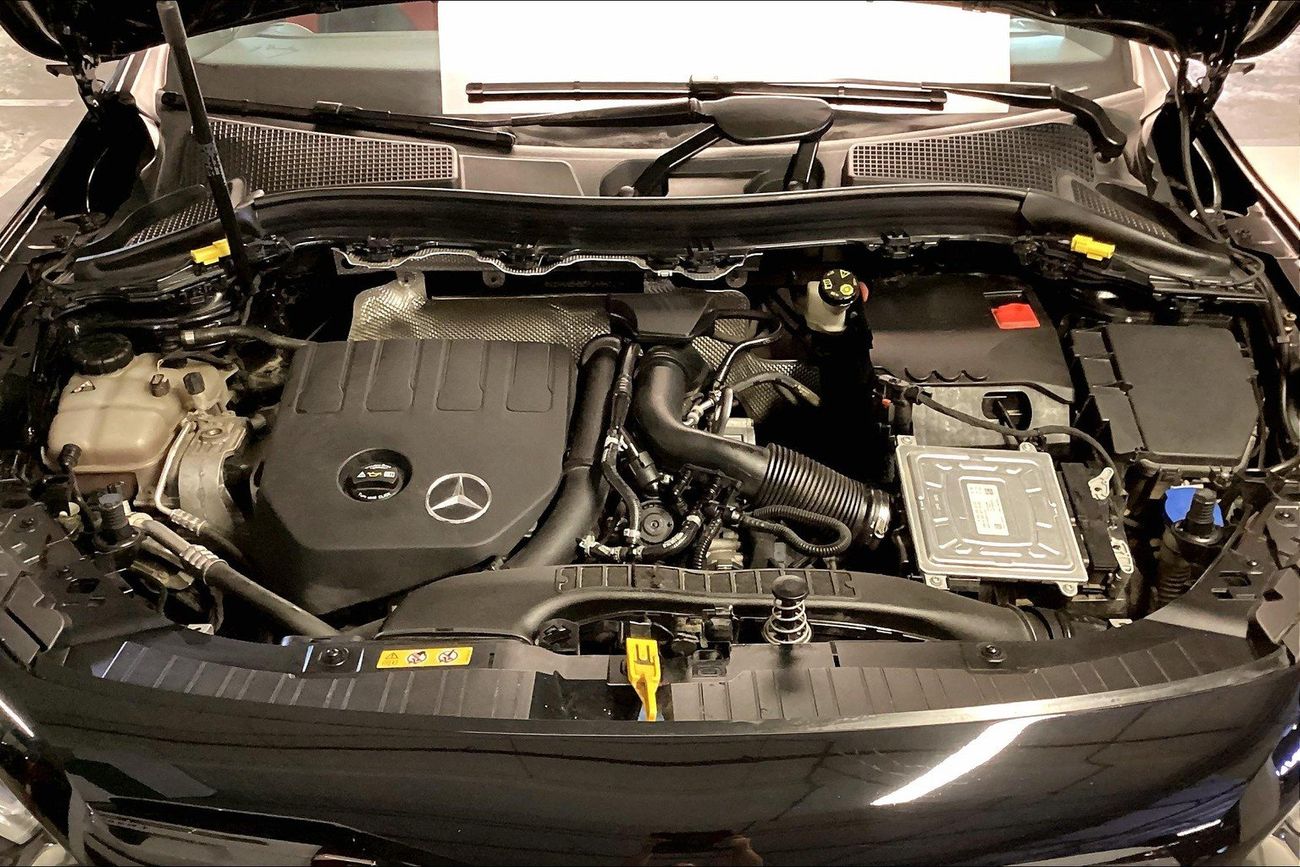 Mercedes-Benz GLA 200 Premium | Guaranteed Warranty | 0 Down Payment