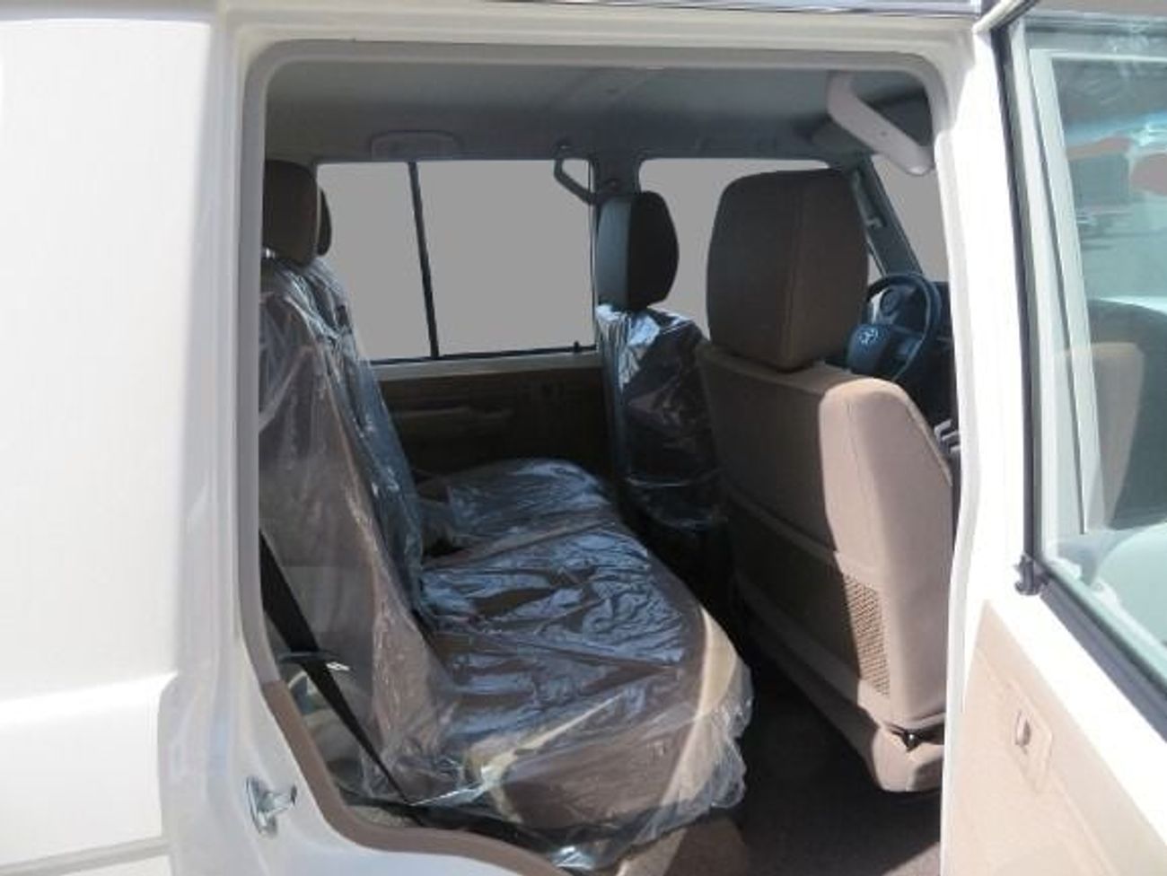 Toyota Land Cruiser 70 76 HARDTOP 5 DOOR 2.8L TURBODIESEL AUTOMATIC TRANSMISSION ( FOR RE-EXPORT ONLY )