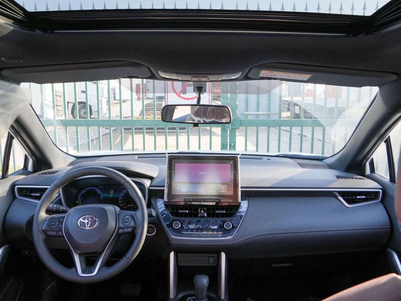 Toyota Corolla Cross LTD HEV 2025 TOYOTA COROLLA CROSS 1.8L HYBRID PET A/T SUNROOF FULL GCC BRAND NEW 0KM