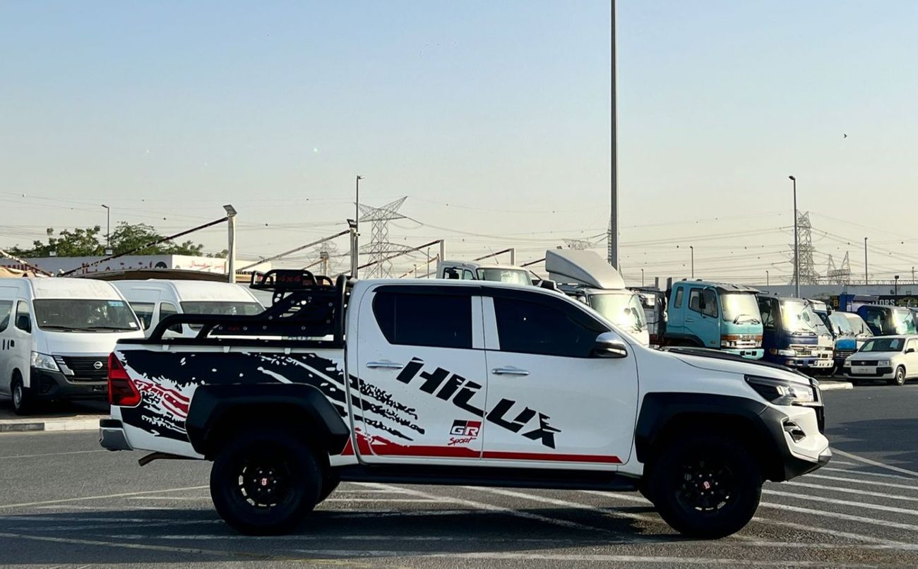 تويوتا هيلوكس 