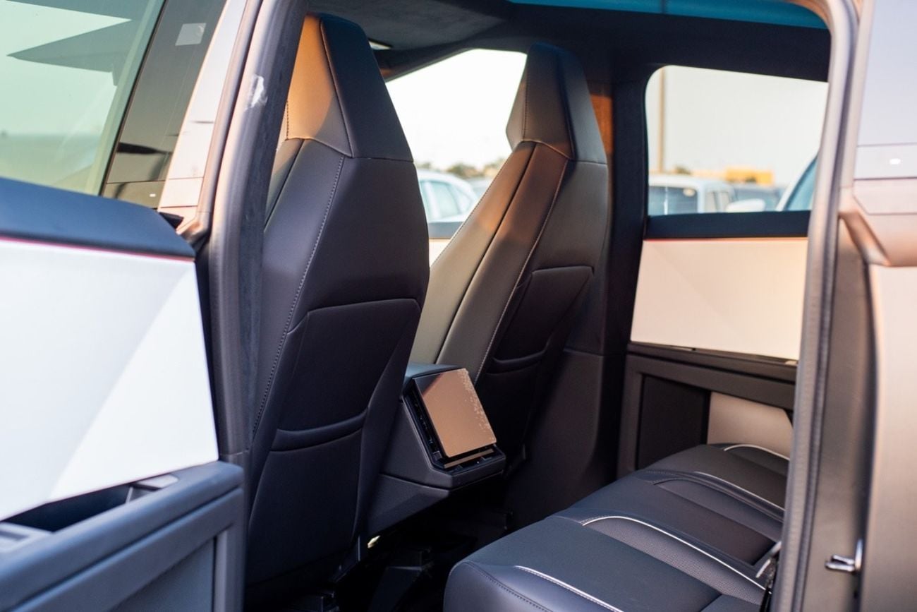 Tesla Cybertruck DUAL MOTORS FOUNDATION SERIES