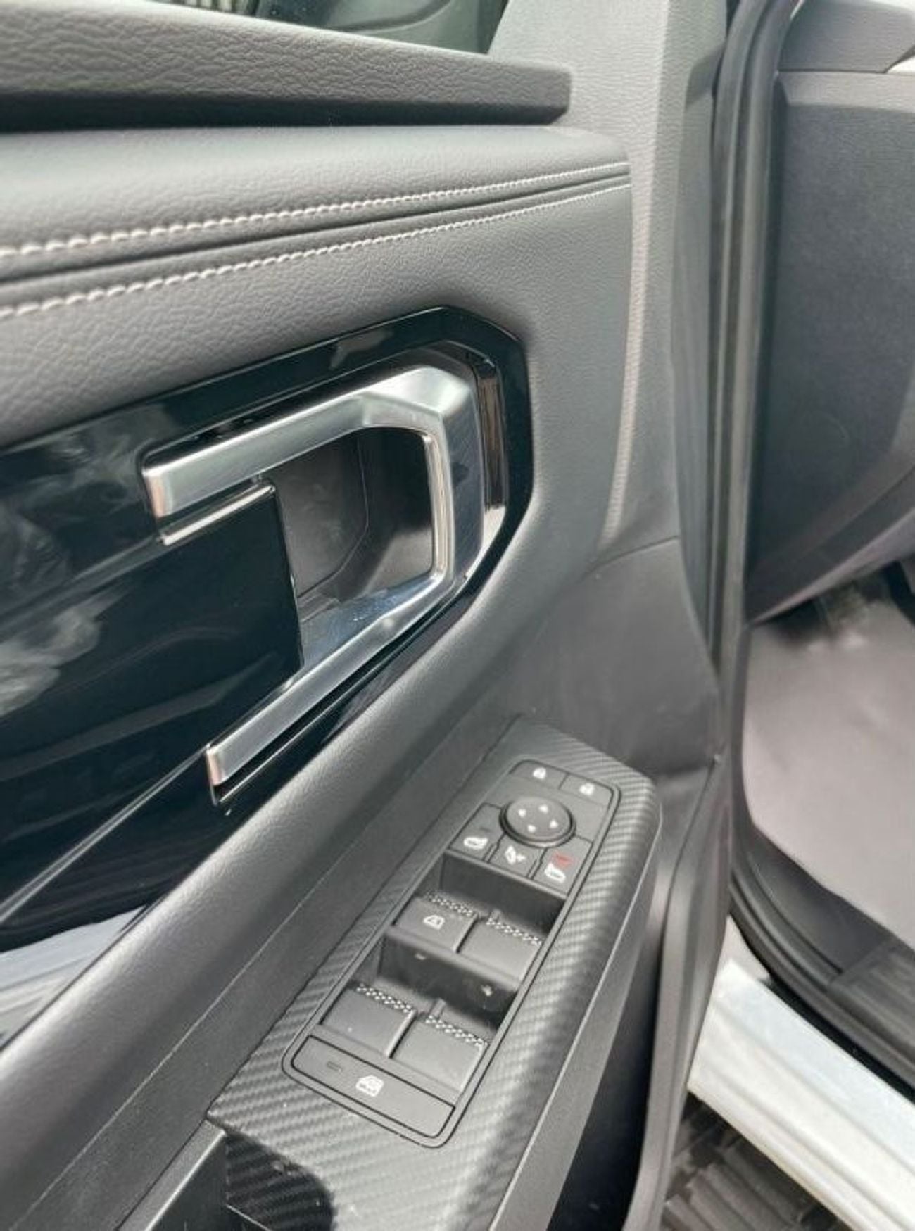 ميتسوبيشي L200 GL SPORTERO 20204 FULL OPTION DIESEL