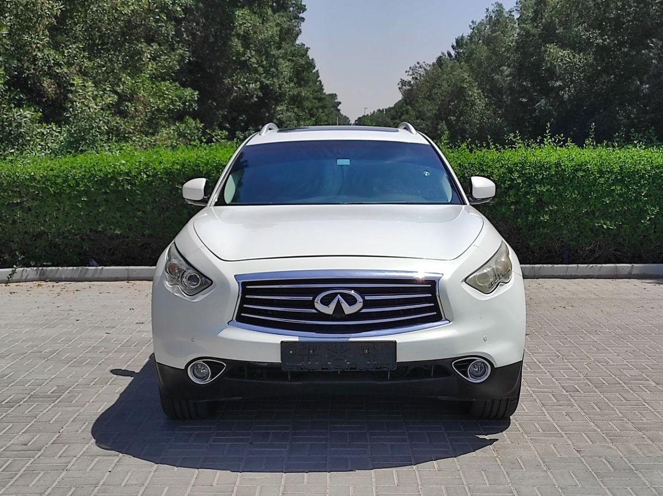Infiniti Q70 Sports 3.7L Infinity Qx 70 2016 Gcc V6 5 Camera full options no1