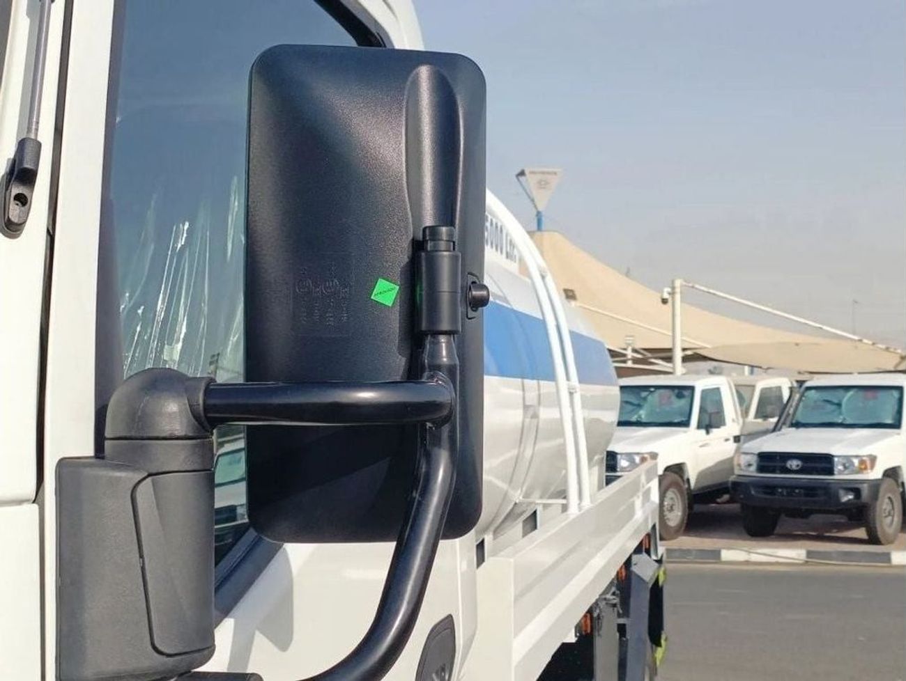 Mitsubishi Fuso Canter CANTER 4.2L WATER TANK  DIESEL WHITE 2024full