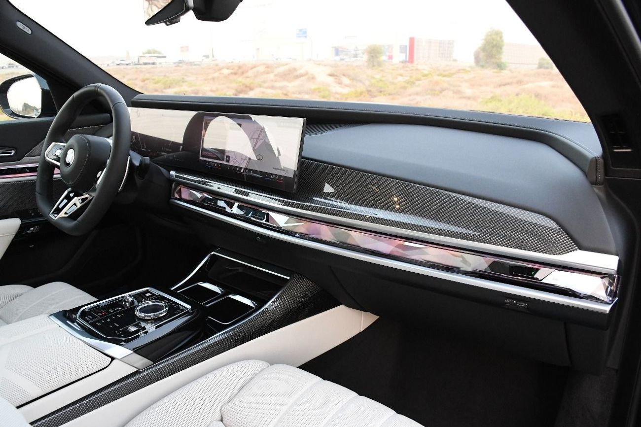 بي أم دبليو 735i BMW 735I M KIT 2026 GCC