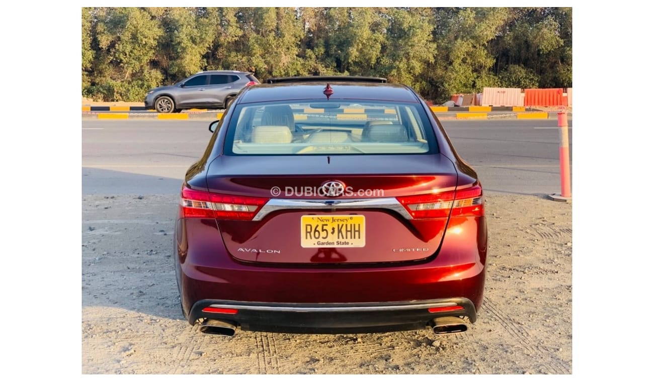 Used Toyota Avalon Limited Limited 2017 for sale in Sharjah 496235