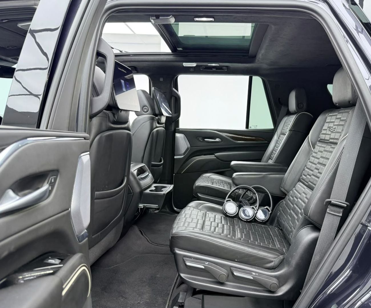 Cadillac Escalade SPORT PLATINUM 2023 Cadillac Escalade Sport Platinum, Excellent Condition, European Specs.