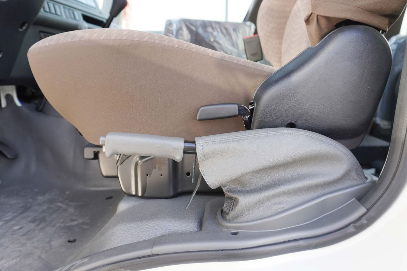 تويوتا كوستر 4.0L DIESEL (23-SEATER, 2-POINT SEAT BELTS)