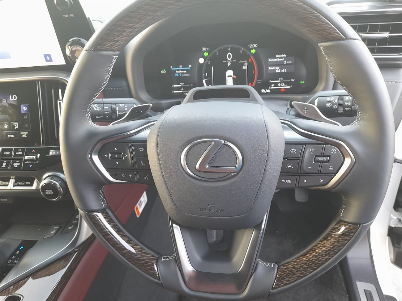 Lexus LX 600 RHD Signature 3.5L