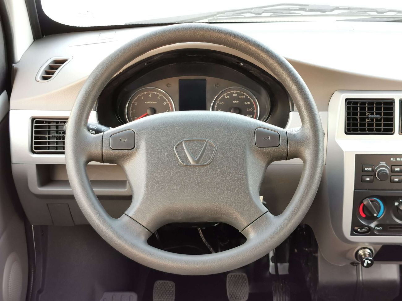 فيكتوري V2 MINI BUS | 07 SEATER | M/T | MY2022