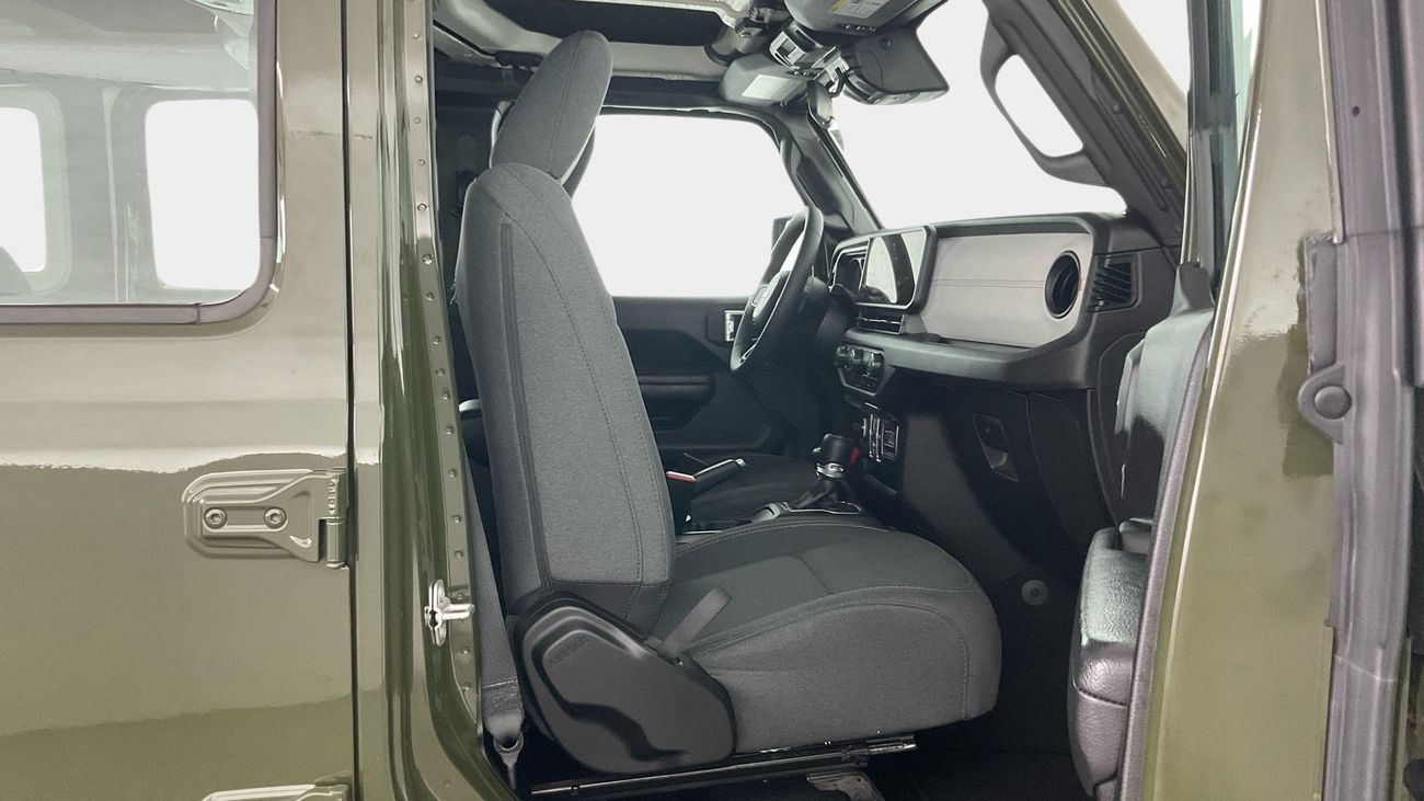 جيب رانجلر 2.0T SPORT AUTO 4WD | شامل الضمان | 0 ﺪﻔﻋﺓ ﺃﻮﻟﻯ