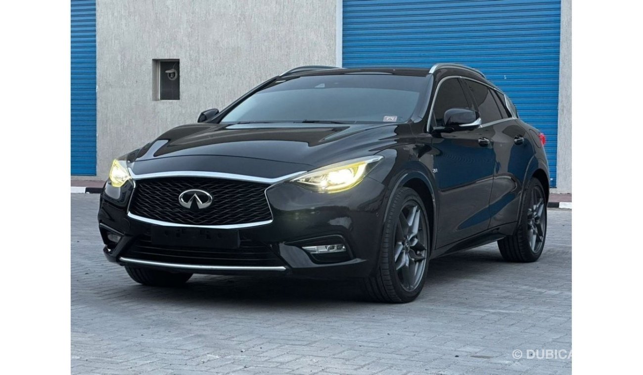 Infiniti Q30 Premium