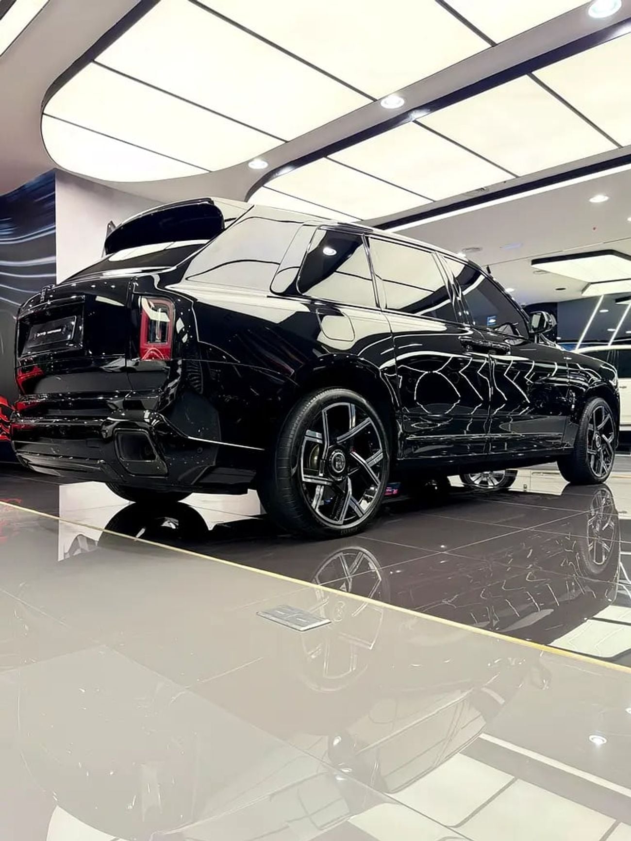 Rolls-Royce Cullinan BLACK BADGE MINT CONDITION