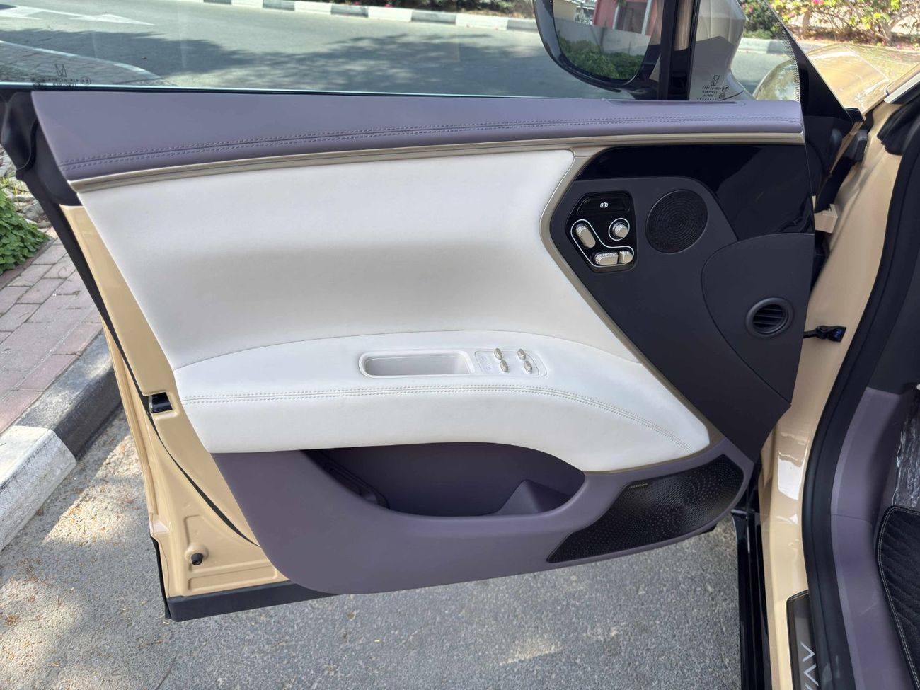 أفاتر 11 Premium AWD