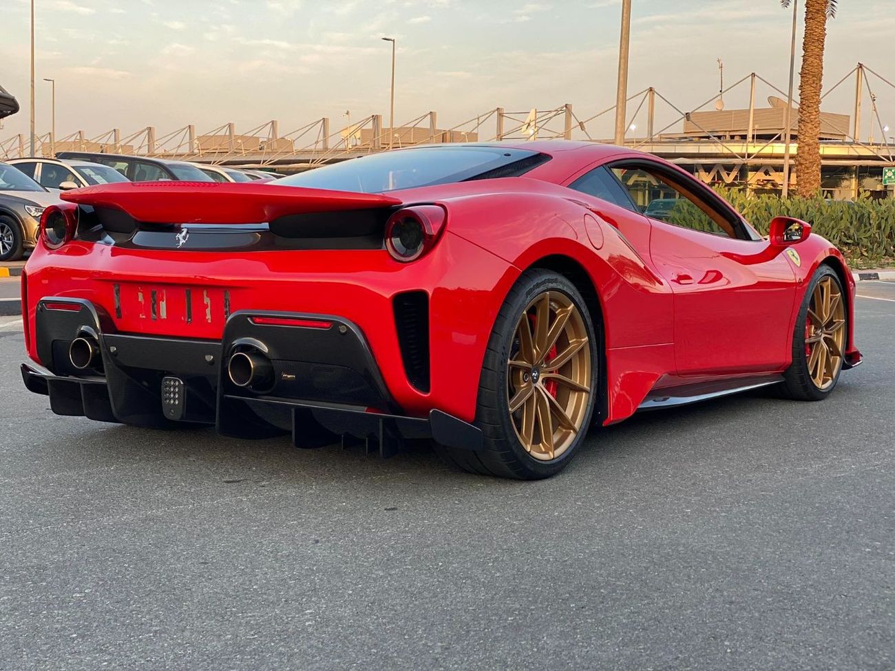 Ferrari 488 Pista GCC SPEC NEAT AND CLEAN LESS KILOMETER