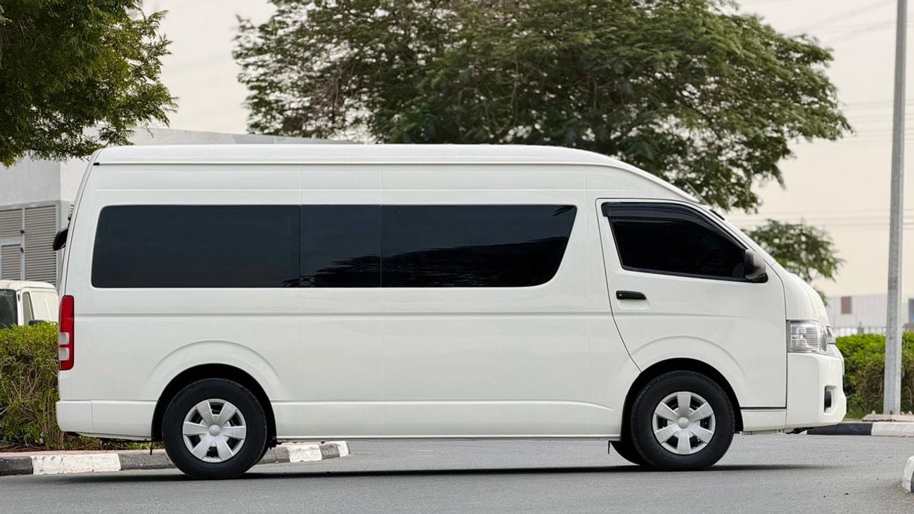 Toyota Hiace 2009 | RHD | 3.0L DIESEL ENGINE | MANUAL TRANSMISSION | 14 SEATERS | 2WD |