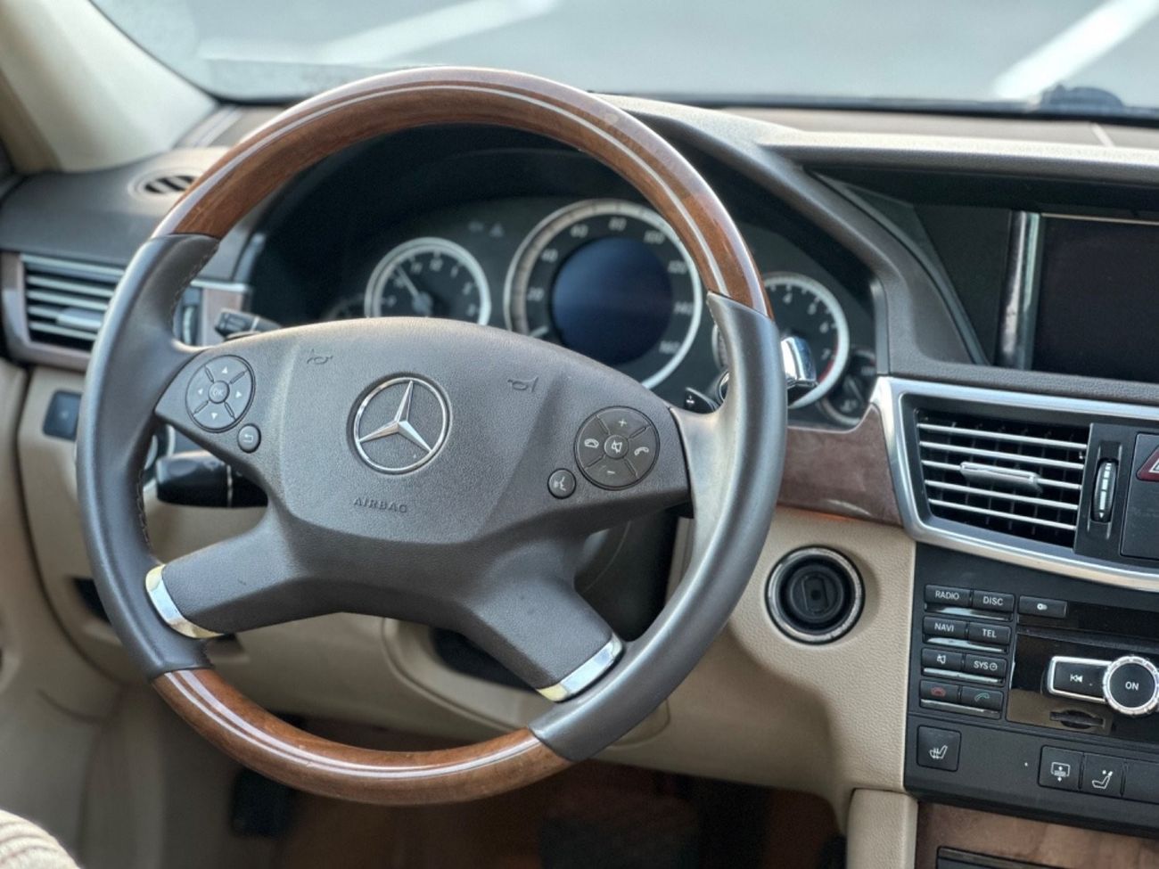 Mercedes-Benz E 350 Avantgarde MERCEDES BENZE350 MODEL 2013 car perfect condition inside and outside full option sun roo