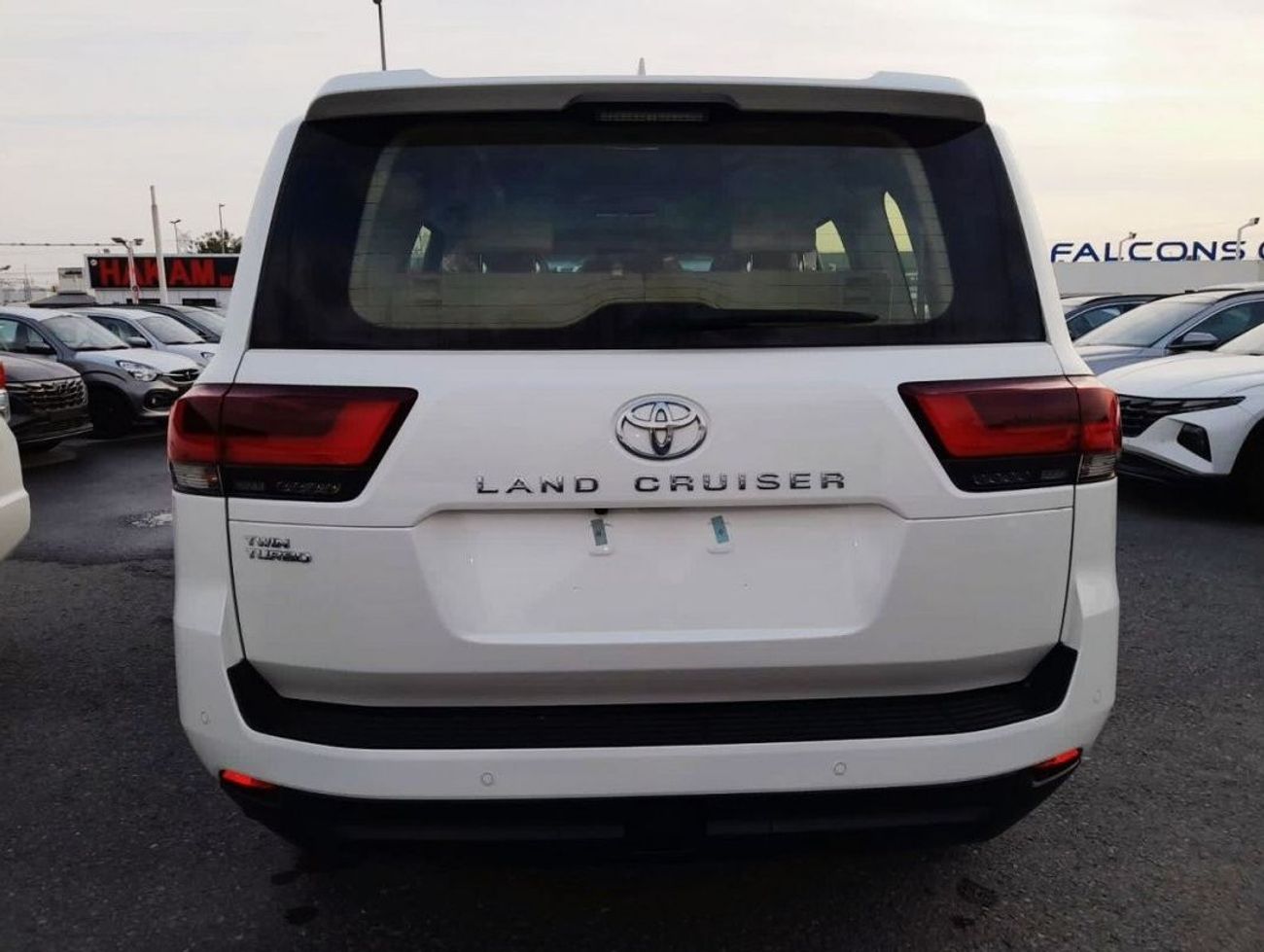 Toyota Land Cruiser 3.5L EXR ONE ELECTRIC SEAT WITH SUNROOF AUTO TRANSMISSION