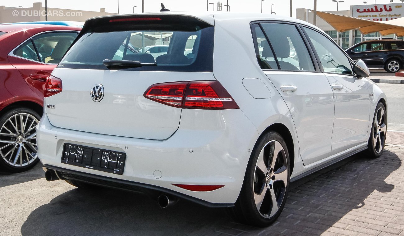 Volkswagen Golf GTI