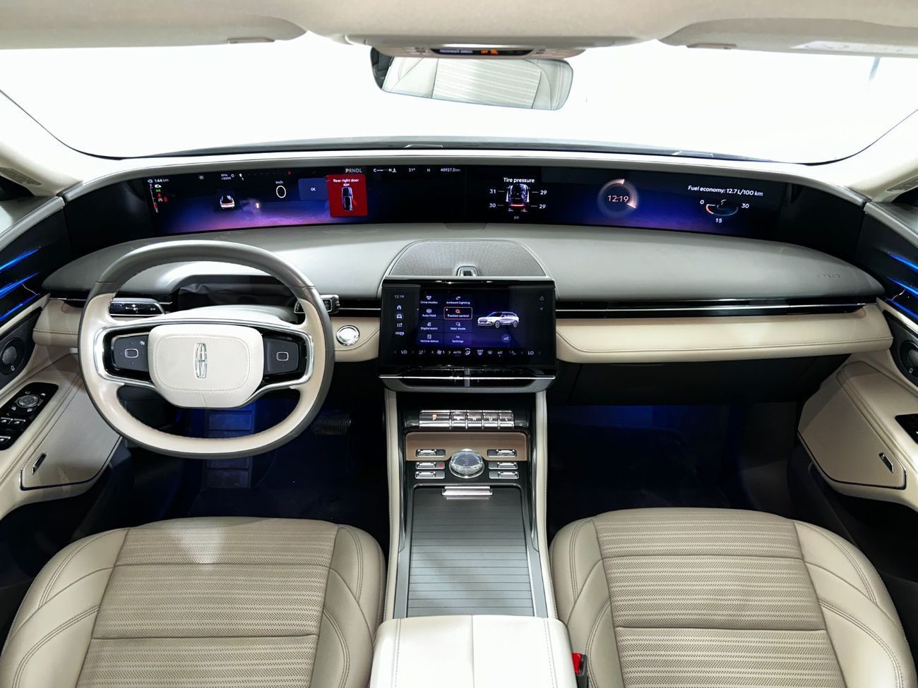 Lincoln Nautilus Reserve II 2.0L NAU424 / AL TAYER MOTORS / AL QOUZ SHOWROOM