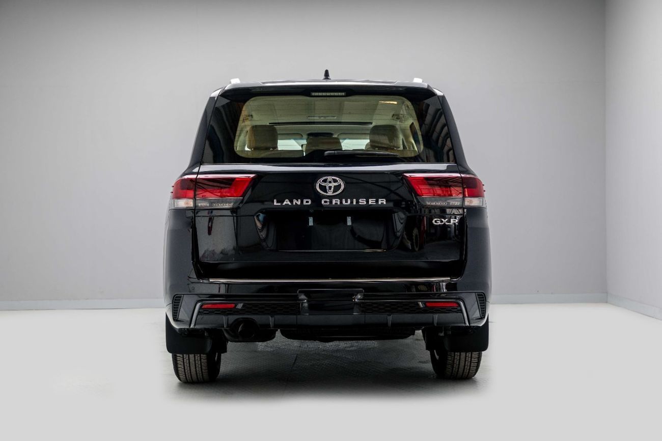 تويوتا لاند كروزر GXR 4.0L - Black Inside Beige | Export Only