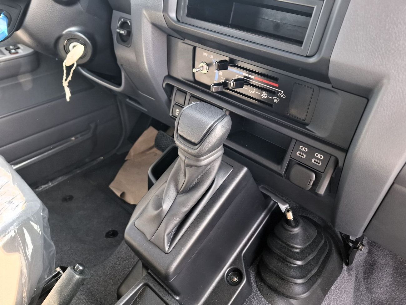 Toyota Land Cruiser 70 LX 2.8L  LX 2.8L