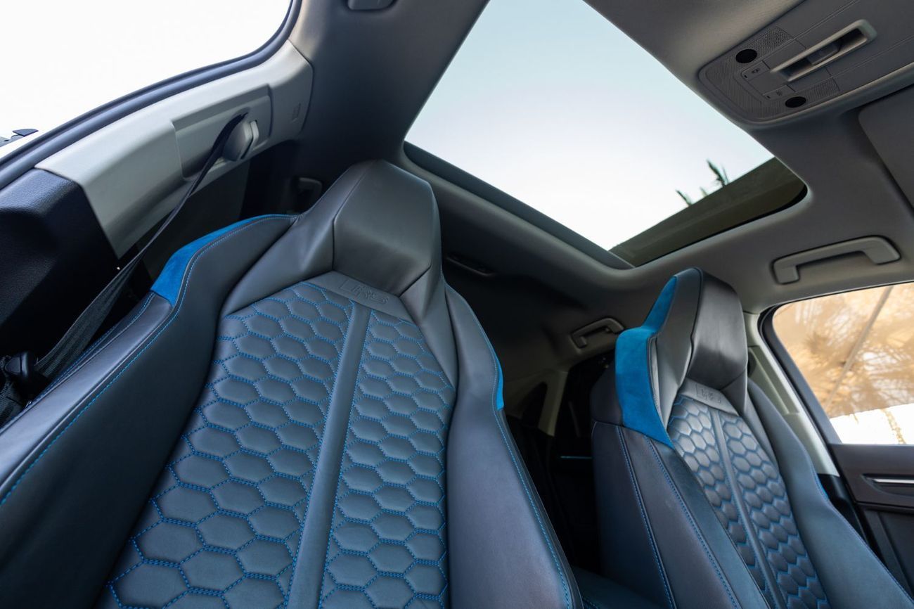 Audi RS Q3 TFSI quattro 2.5L SUV