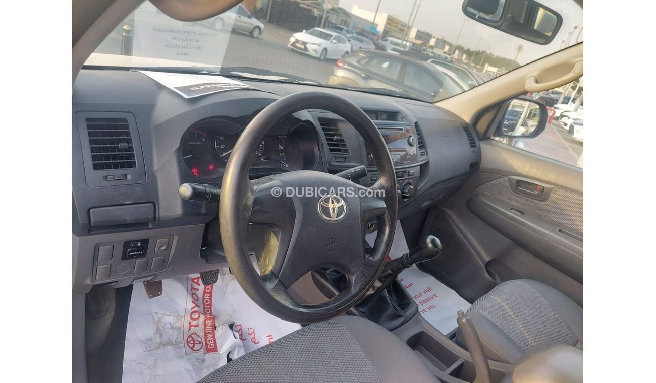 Toyota Hilux 2.4L 4WD DIESEL MT