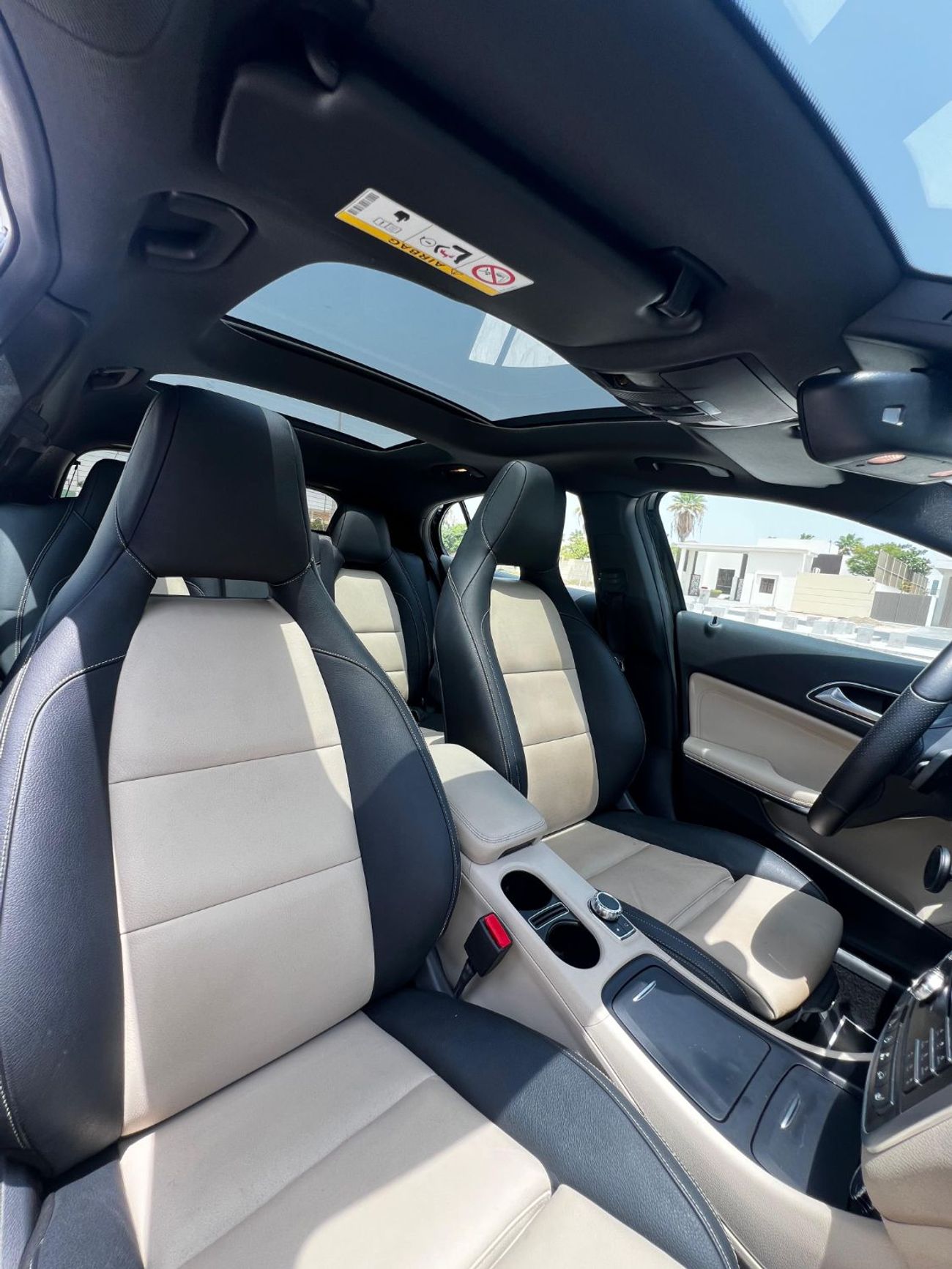 Mercedes-Benz GLA 250 Std 2.0L (211 HP) GLA250 Panoramic GCC