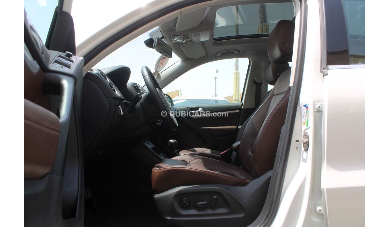 Volkswagen Tiguan SEL ACCIDENTS FREE - GCC - FULL OPTION - 2000 CC - PANORAMIC SUNROOF - ORIGINAL PAINT