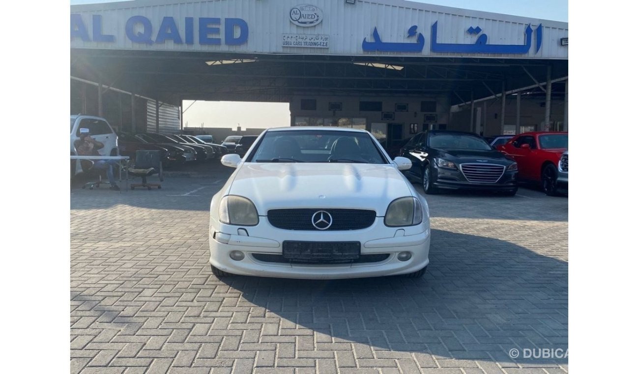 مرسيدس بنز SLK 230 موديل 2004 كومبرسير خليجي بحالة ممتازة 4 سلندر عداد المترات 111000km