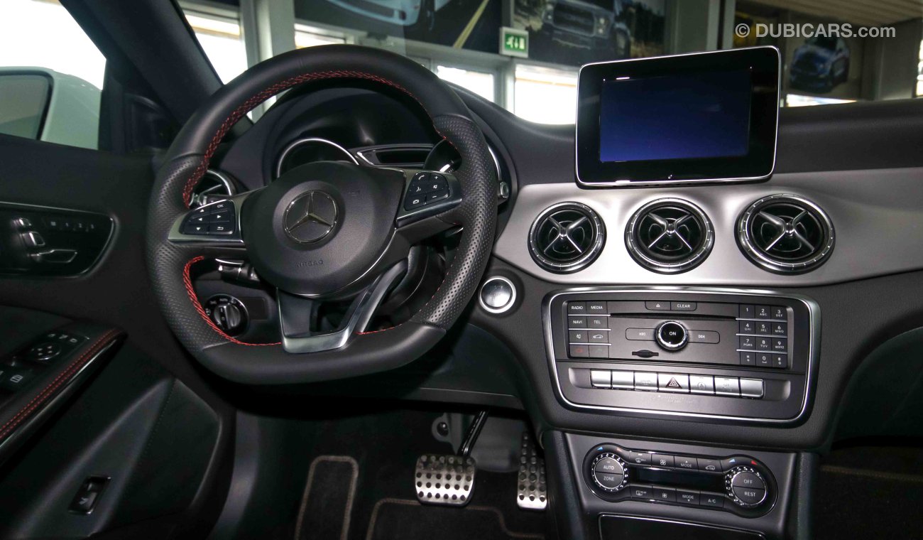 Mercedes-Benz CLA 250 AMG 2.0L I4 Turbo Black Rims GCC Specs with 2 Yrs Unlimited Mileage Warranty