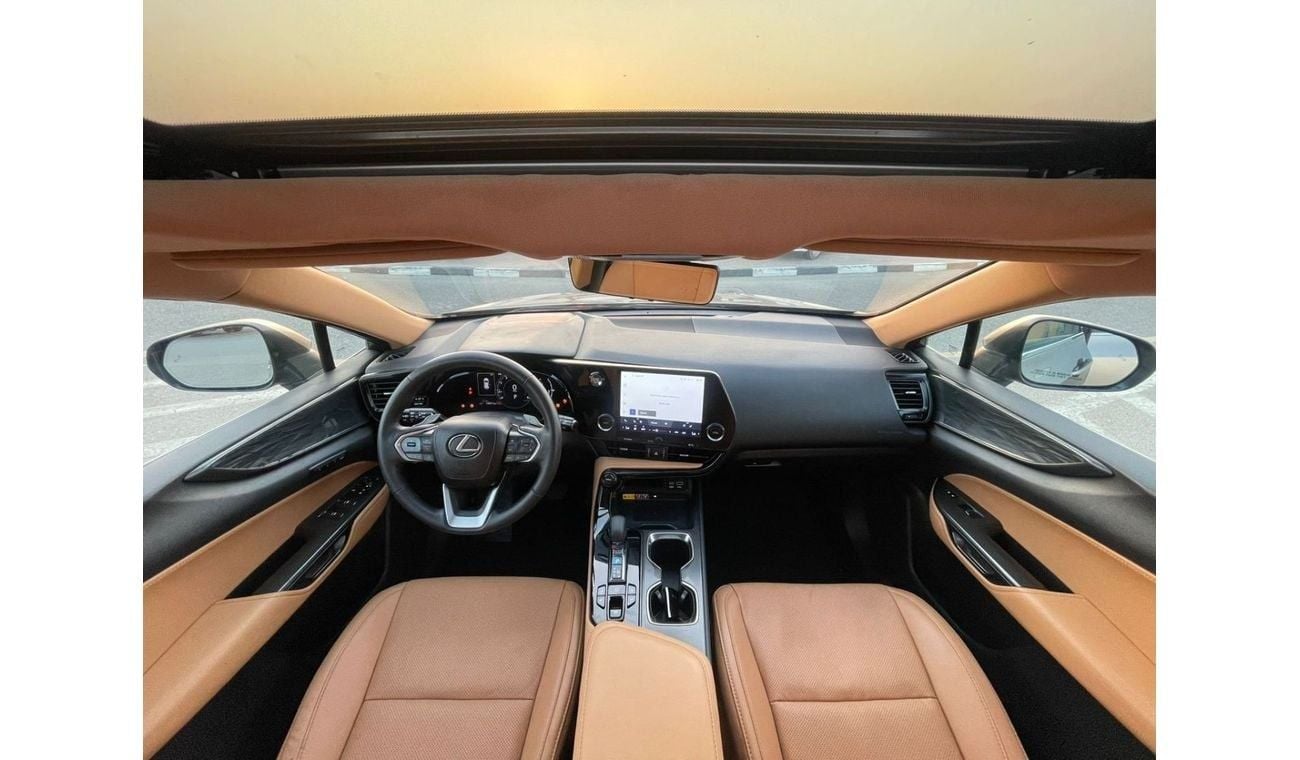 لكزس NX 300 2023 Lexus NX300 Premium 2.4L V4 Turbo - 4x4 AWD Full Option - 14,800 Mileage